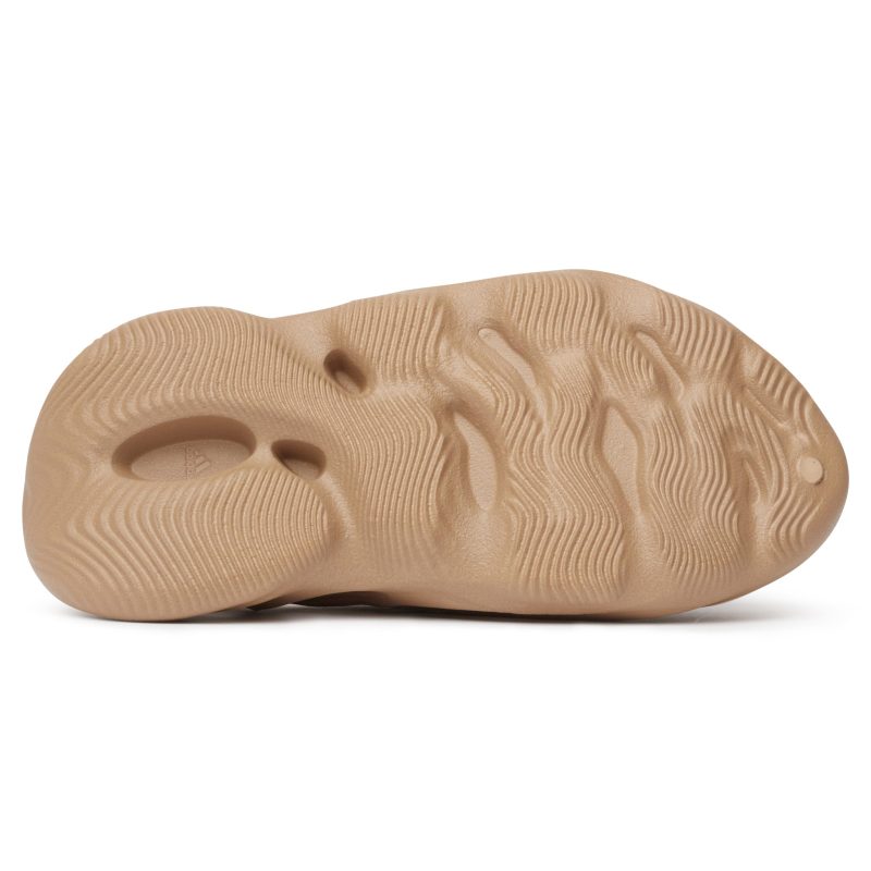 Yeezy Foam RNNR Clay Taupe Crepslocker Sole