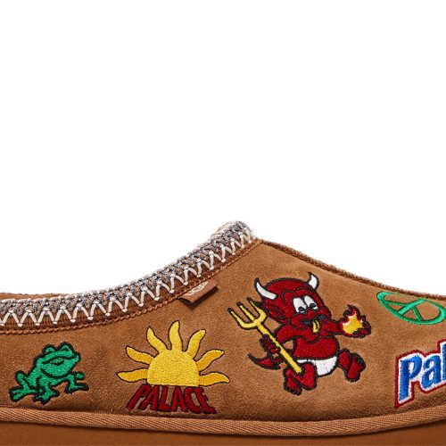 palace x ugg tasman chestnut slippers 1157290 che detail