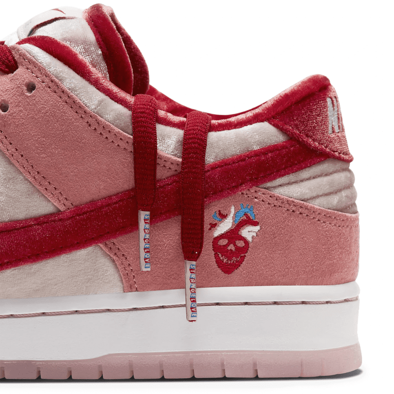 strangelove x nike sb dunk low valentine s day ct2552 800 back heel